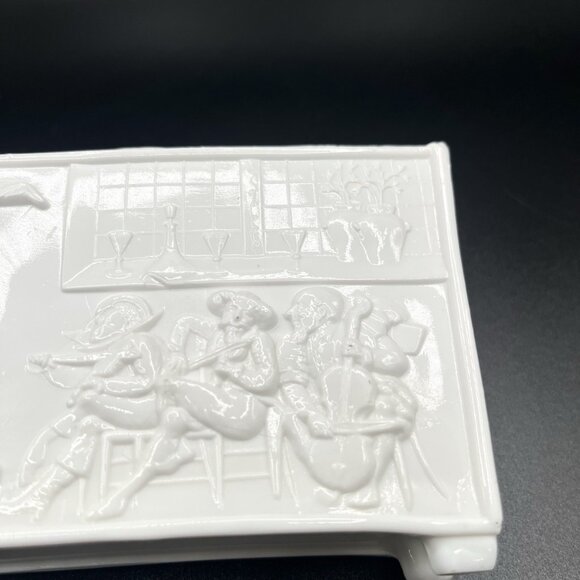 Antique Sowerby 1232 Old King Cole Victorian Pressed Milk Glass Fiddlers Vase - Picture 11 of 16